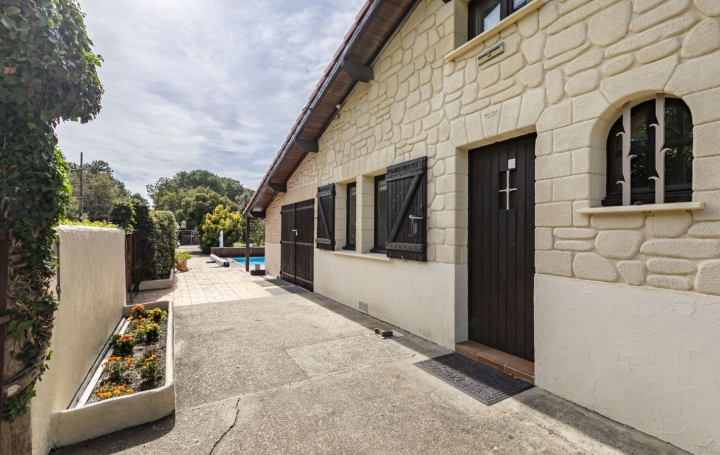 Maison SAINTE-HELENE 140 m2 577 000 € Maison SAINTE-HELENE 140 m2 577 000 €